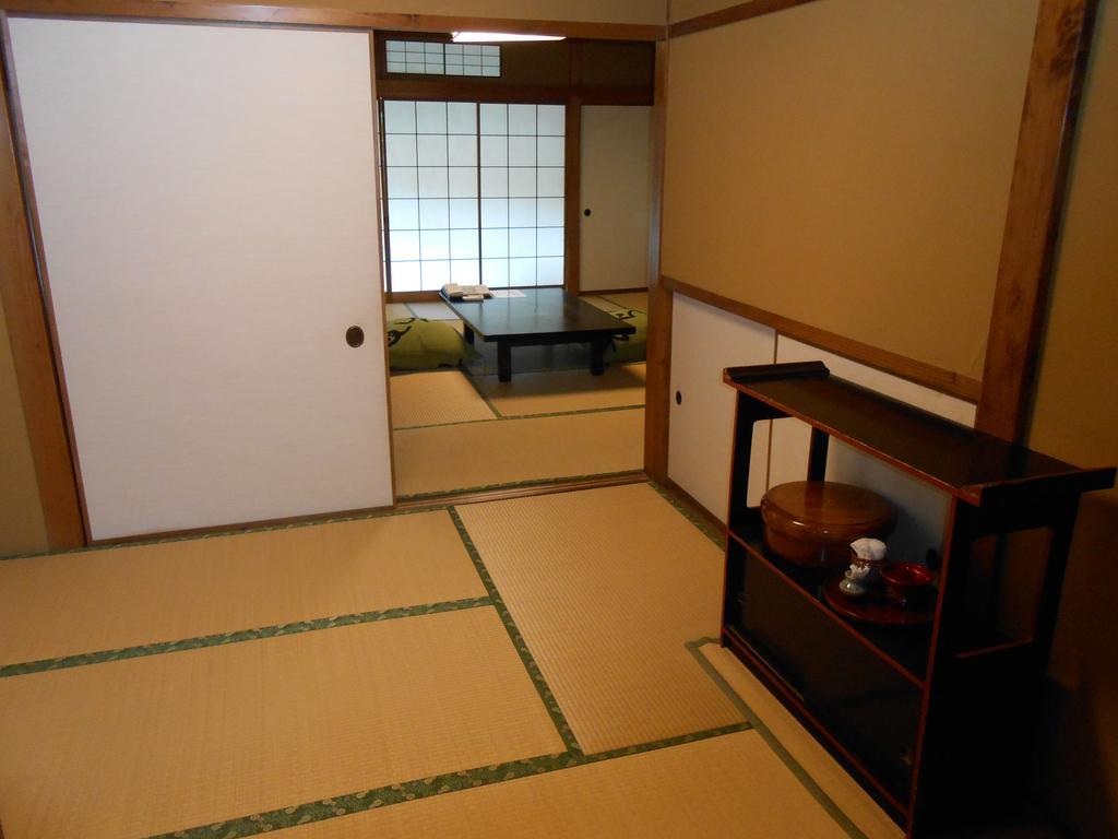 Arai Ryokan Shizuoka Zimmer foto